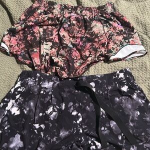 Lululemon Short Size-8

Two pairs of HOTTY HOT LOW-RISE LINED SHORT 4"
